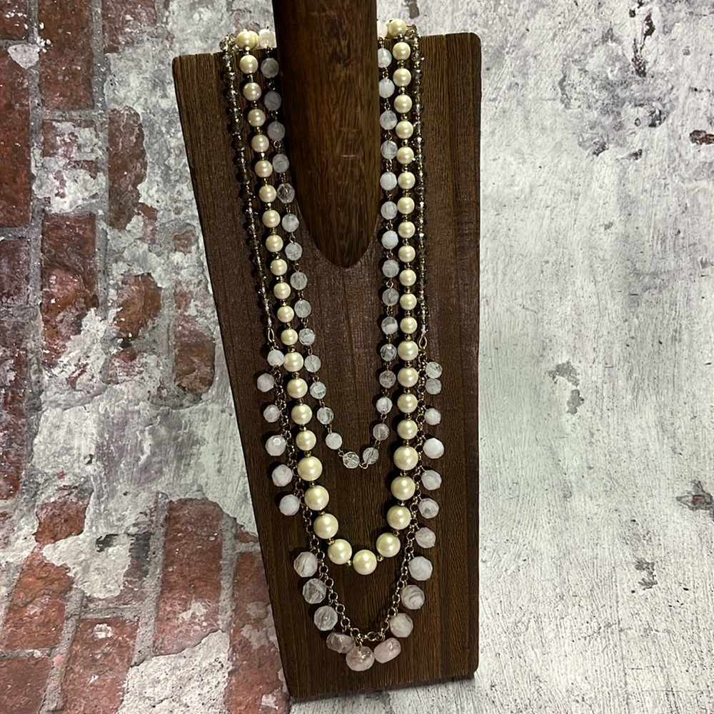 🛍 6 for $35 • Talbots Gold Pink & Pearl Beaded Layered Statement Necklace